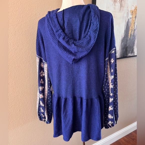 Multicolored Waffle Knit Long Sleeve Floral Boxy Hoodie - Picture 6 of 9